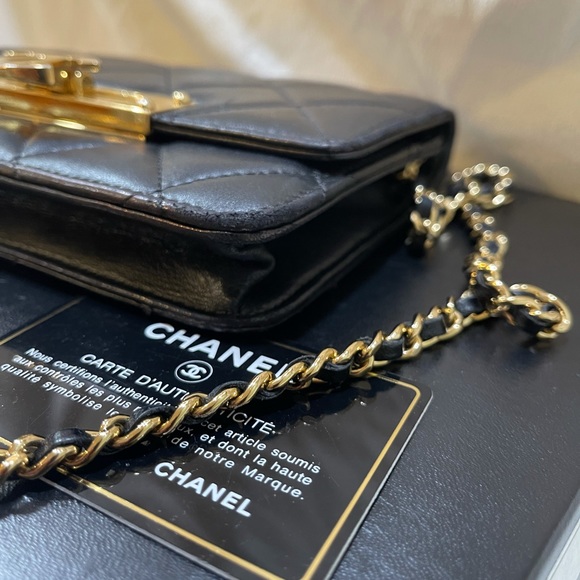❌SOLD❌💯Authentic Chanel CC Lock Wallet on Chain - Picture 8 of 17